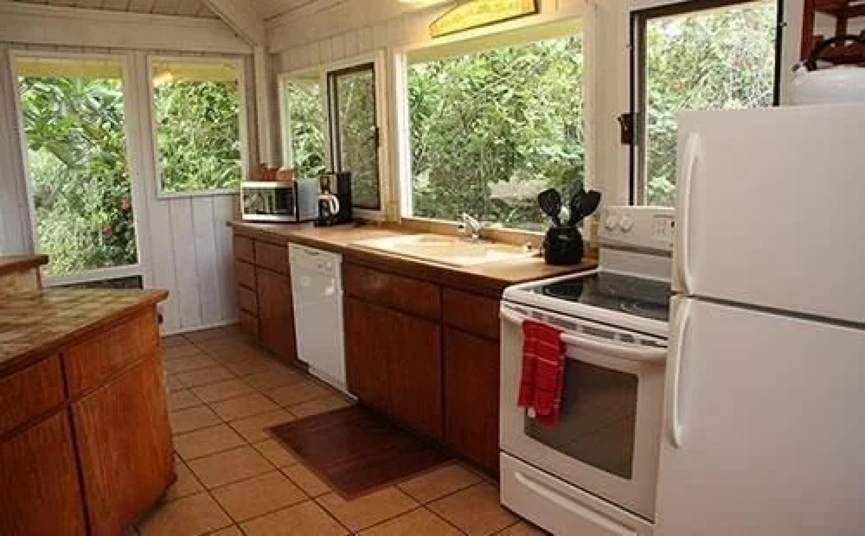 Molokai Vacation Properties - Aala Hale