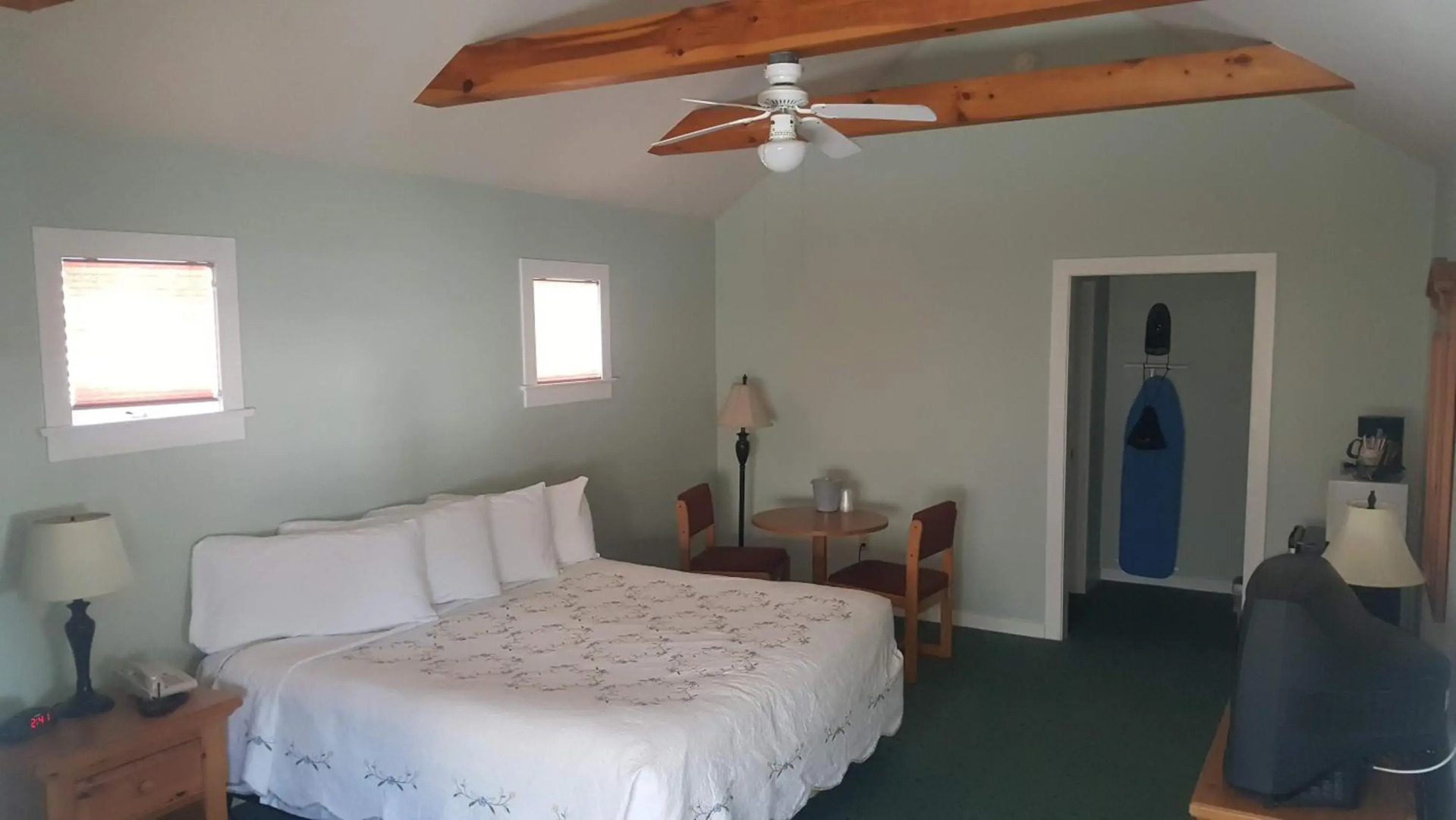 Spruce Lane Lodge and Cottages