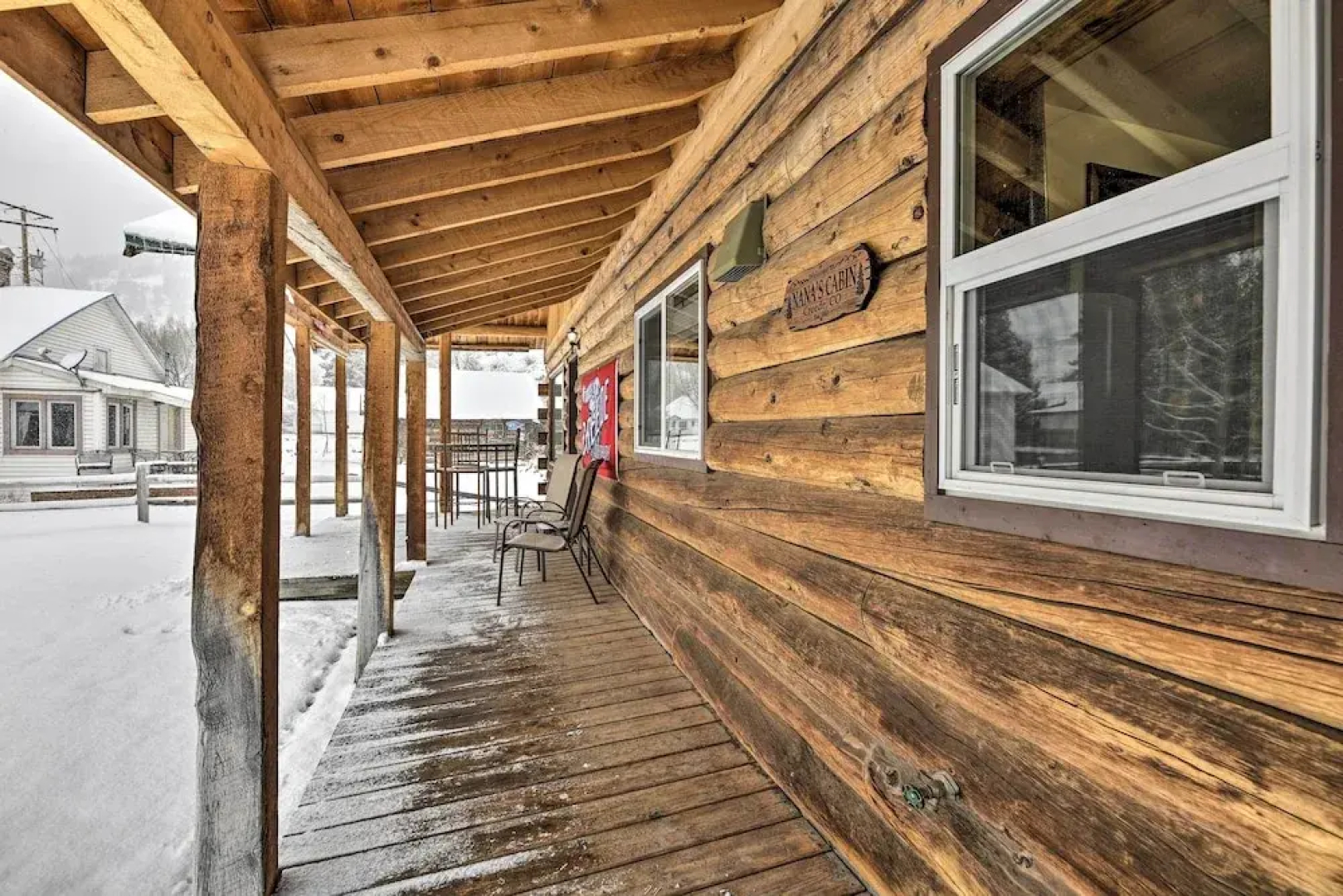 Cozy Log Cabin Escape In the Heart of Creede!