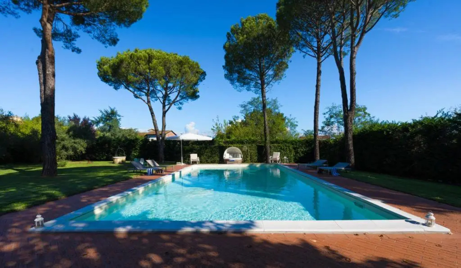 Villa Ines. Un tuffo nell 800 a due passi da Lucca