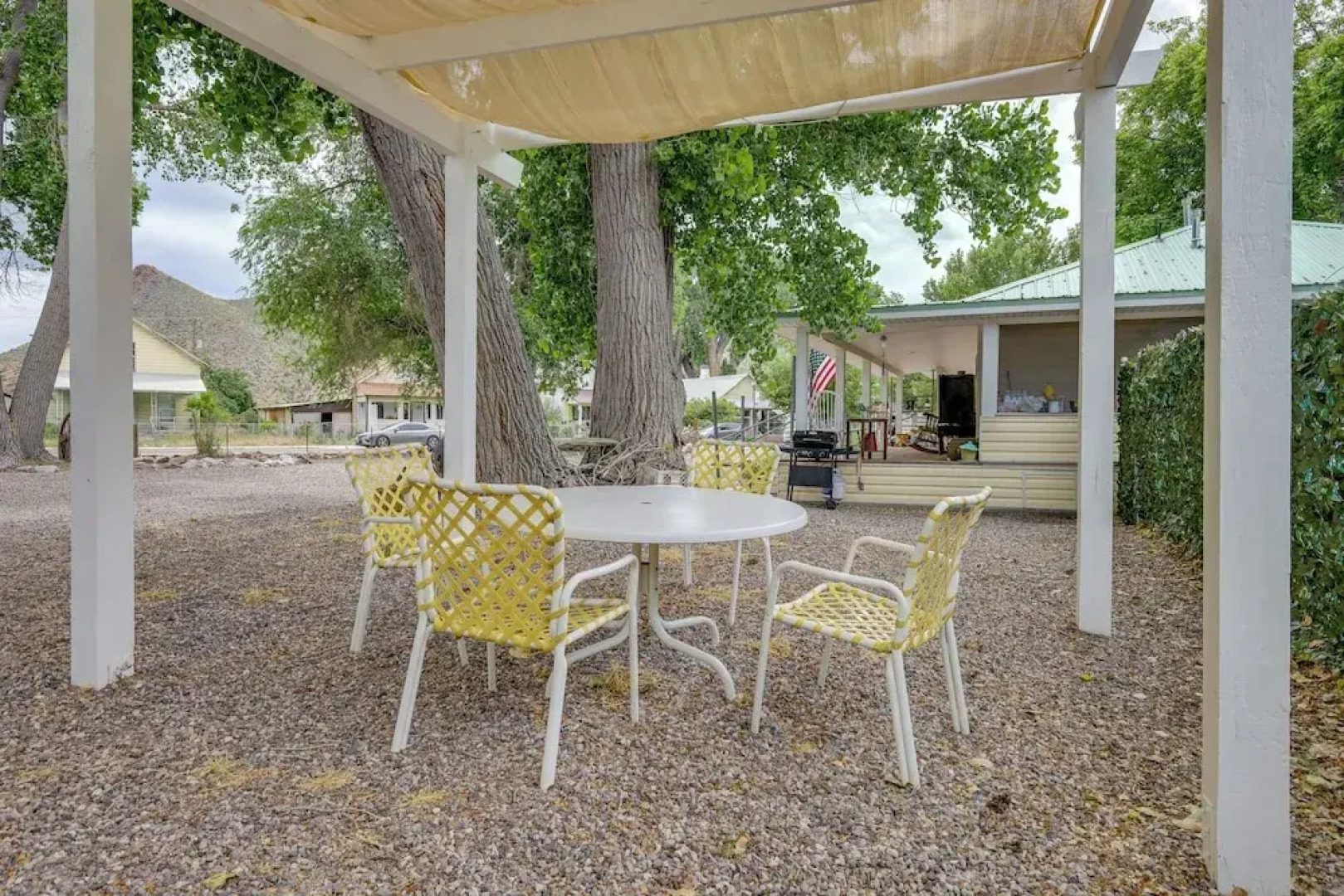 Outdoorsy Caliente Retreat w/ Screened Porch