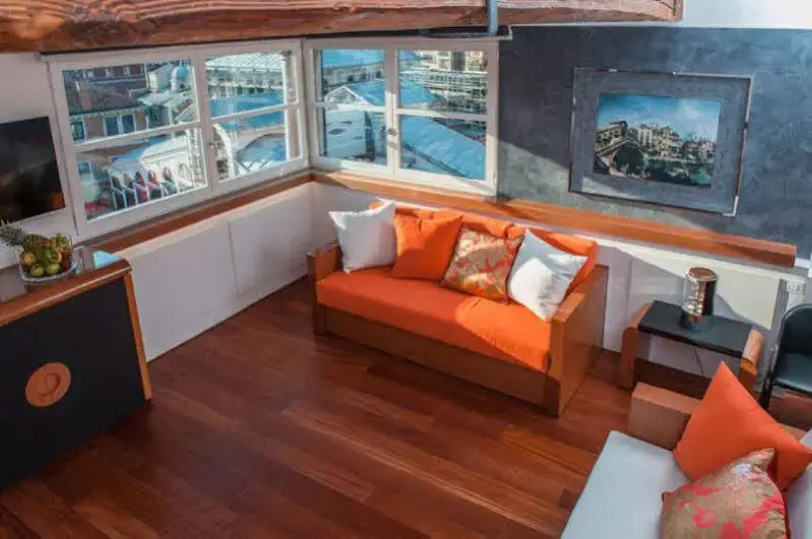 Rialto Apartments