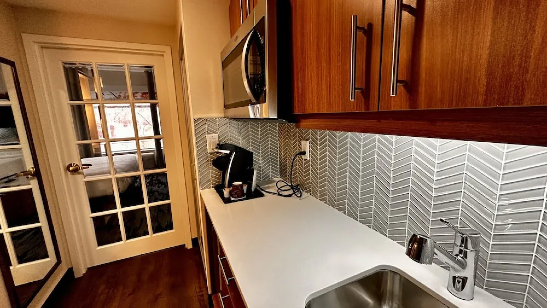 Newmarket Hotel & Suites