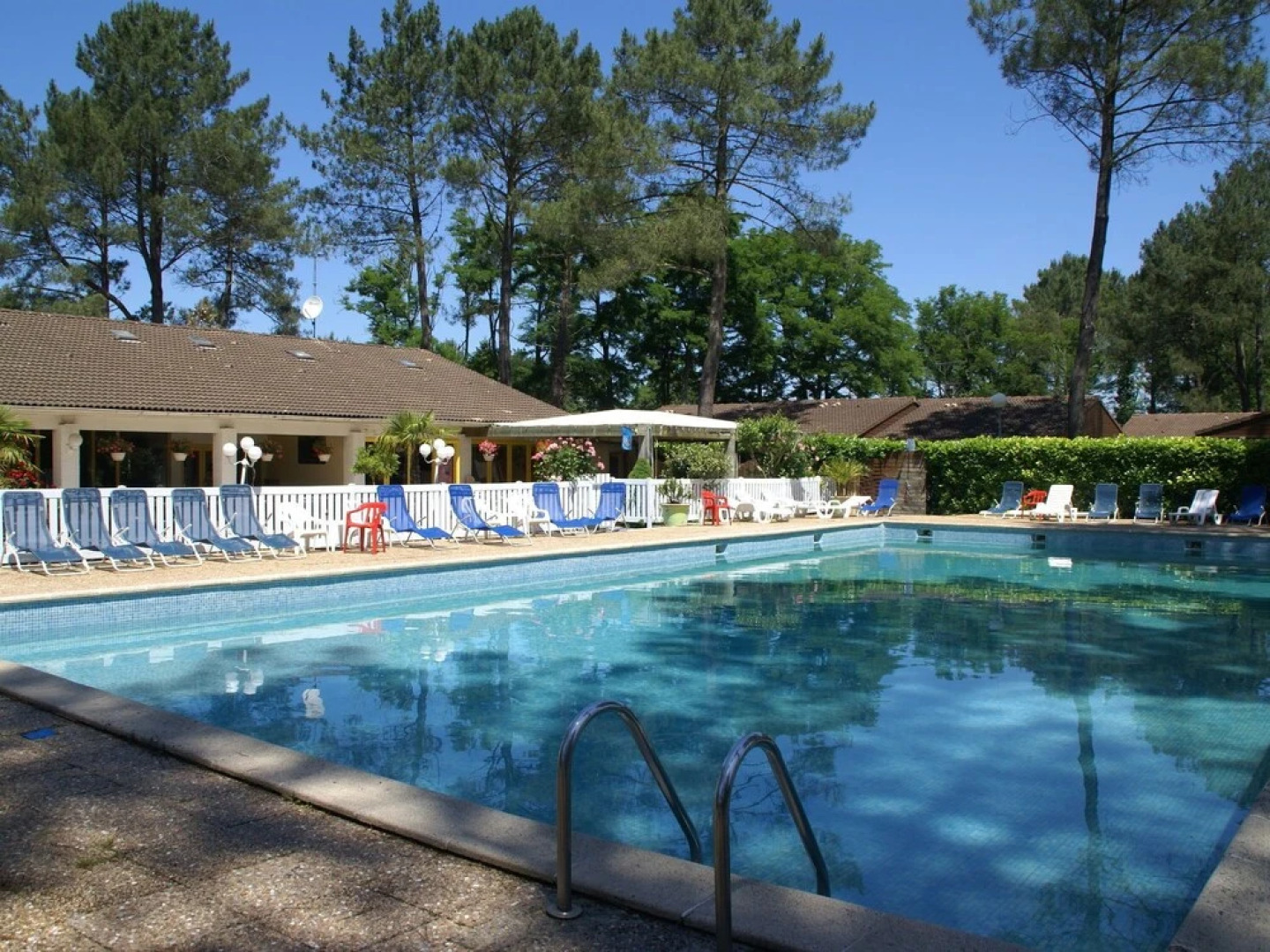 Cozy Bungalow With a Terrace Located Just 5 km From the Lake