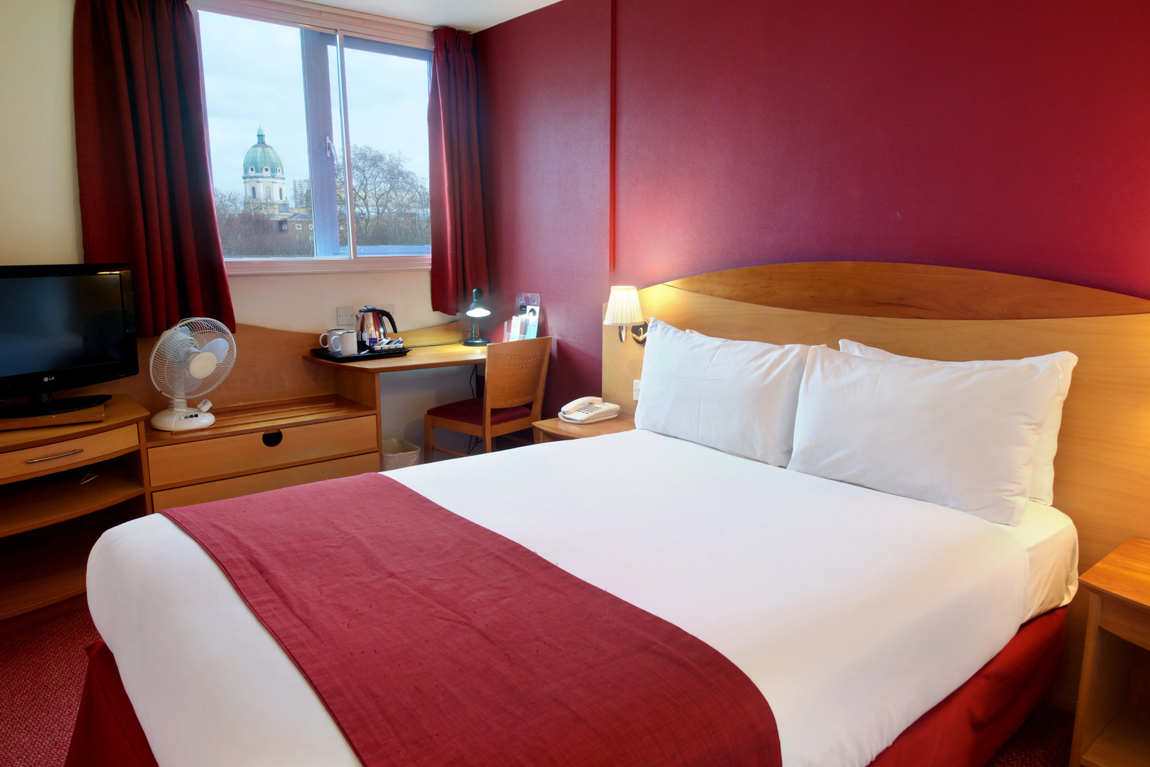 Waterloo Hub Hotel & Suites