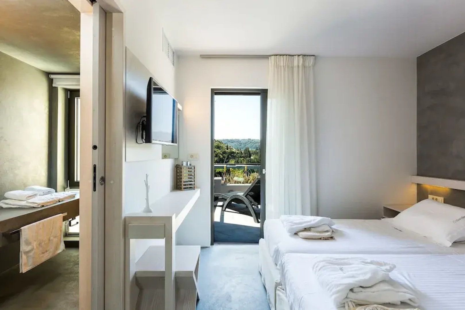 Elea Villas - Aspro & Blanche