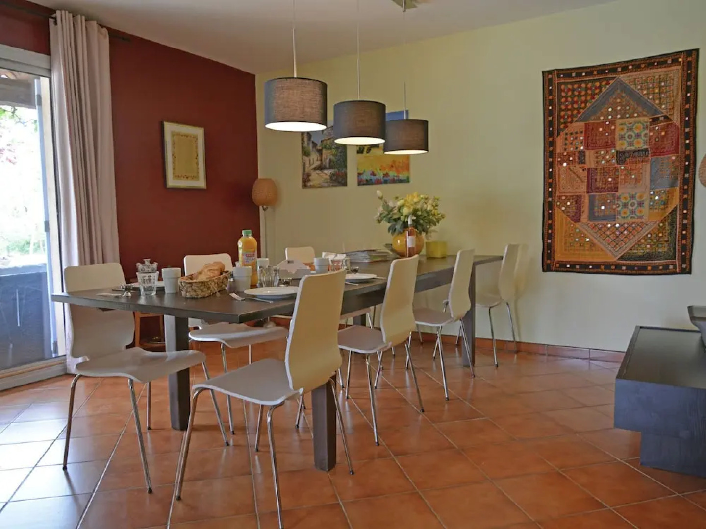 Very attractive detached villa with its own swimming pool