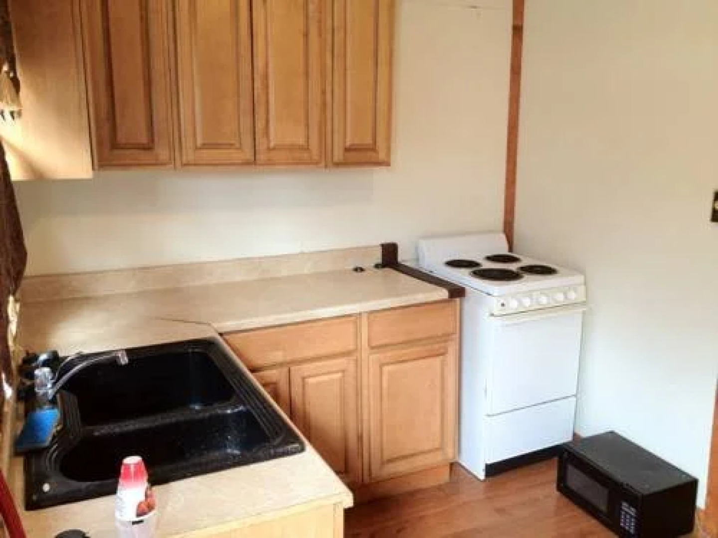 Crest Inn Suites & Cottages