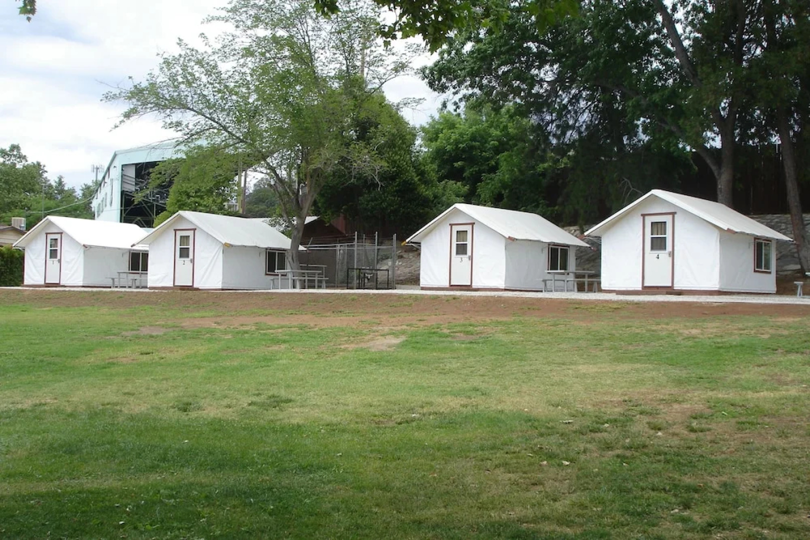 Mariposa Fair Bungalow Tent Cabins - Caravan Park