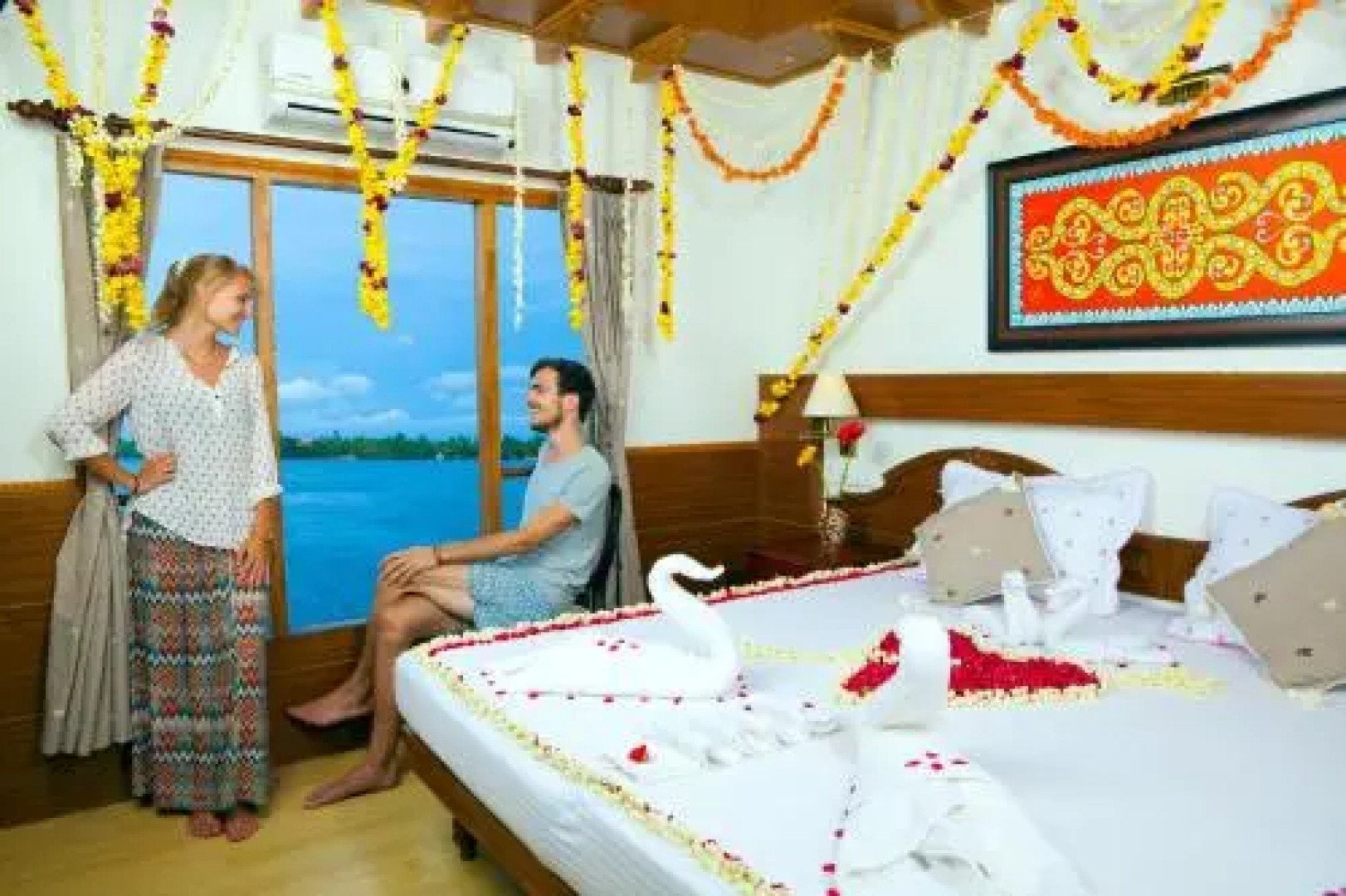 Abad Premium House Boat