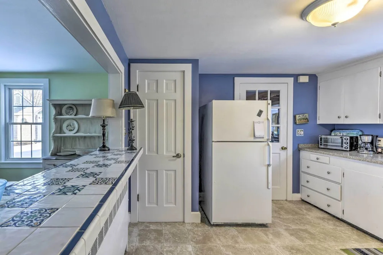 Waterfront Hyannis Gem: Walk to Hyannis Port Beach