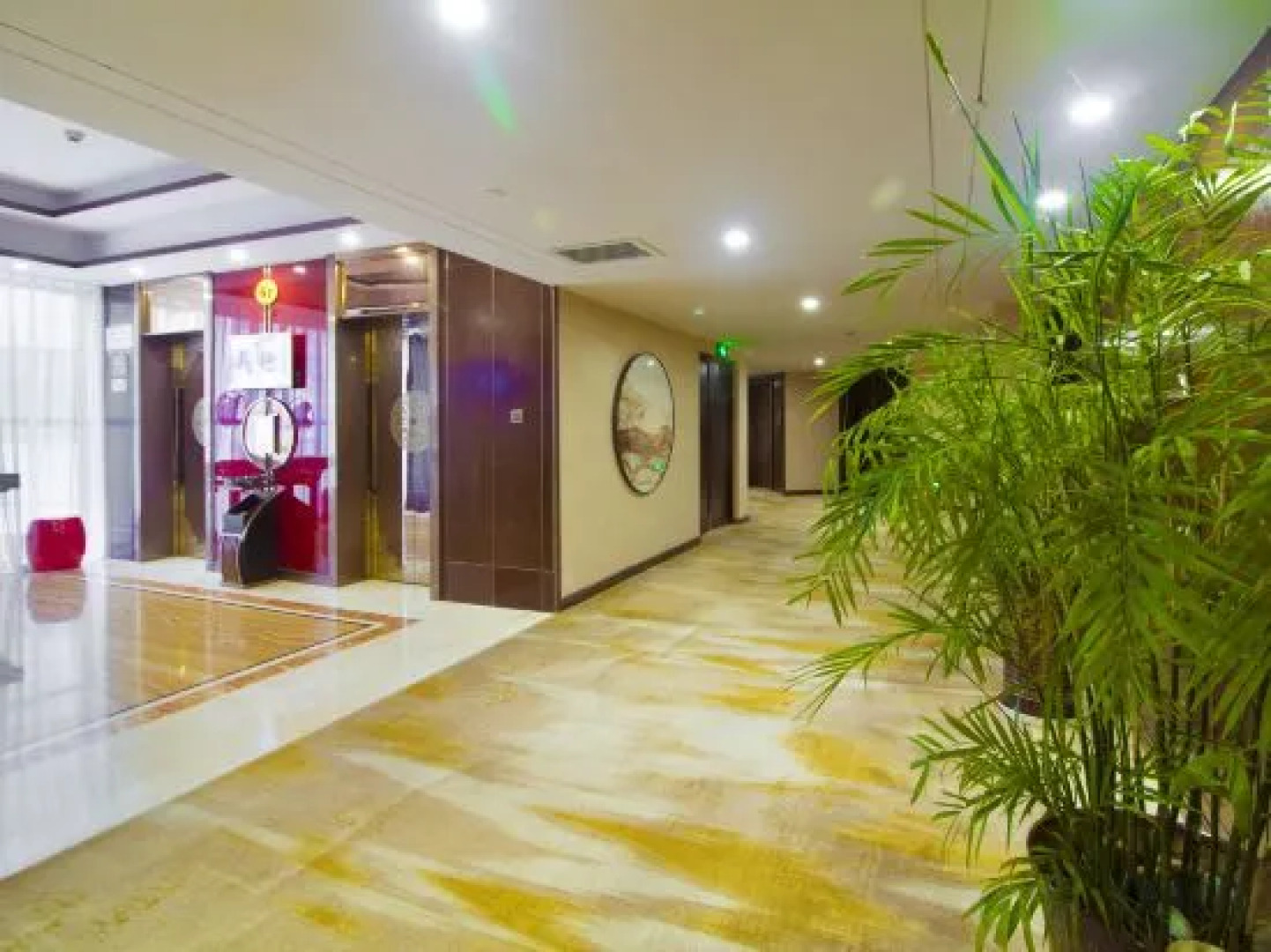 Wanshanhong Hotel (Tongren No.6 Middle School Gymnasium Branch)