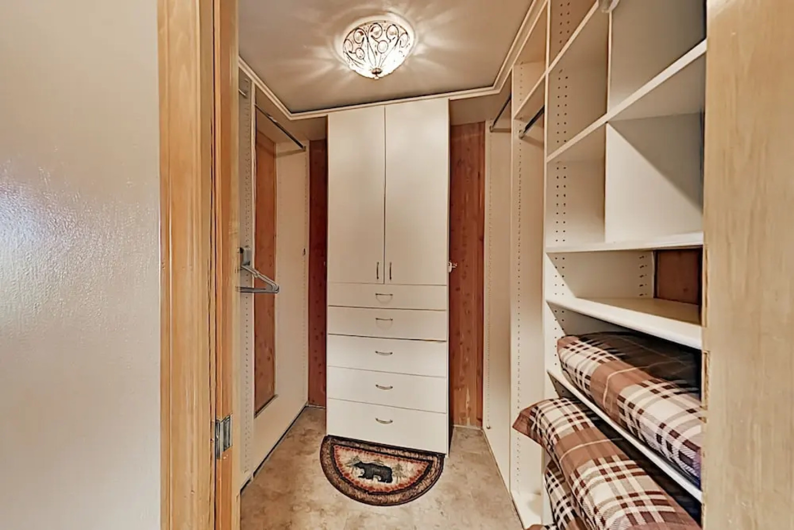 1216kodi 3 Bedroom Home