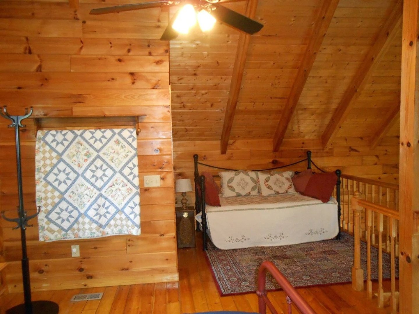 Cardinal Nest Cabin 80 2 Bedrooms 1.5 Bathroom Cabin