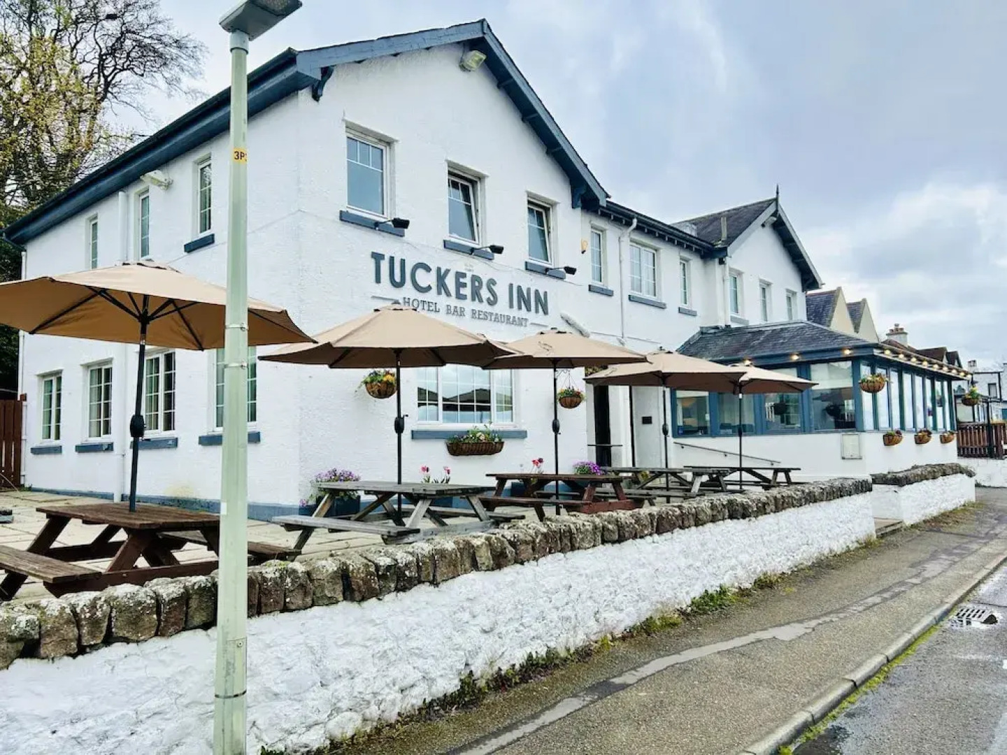 Tuckers Inn
