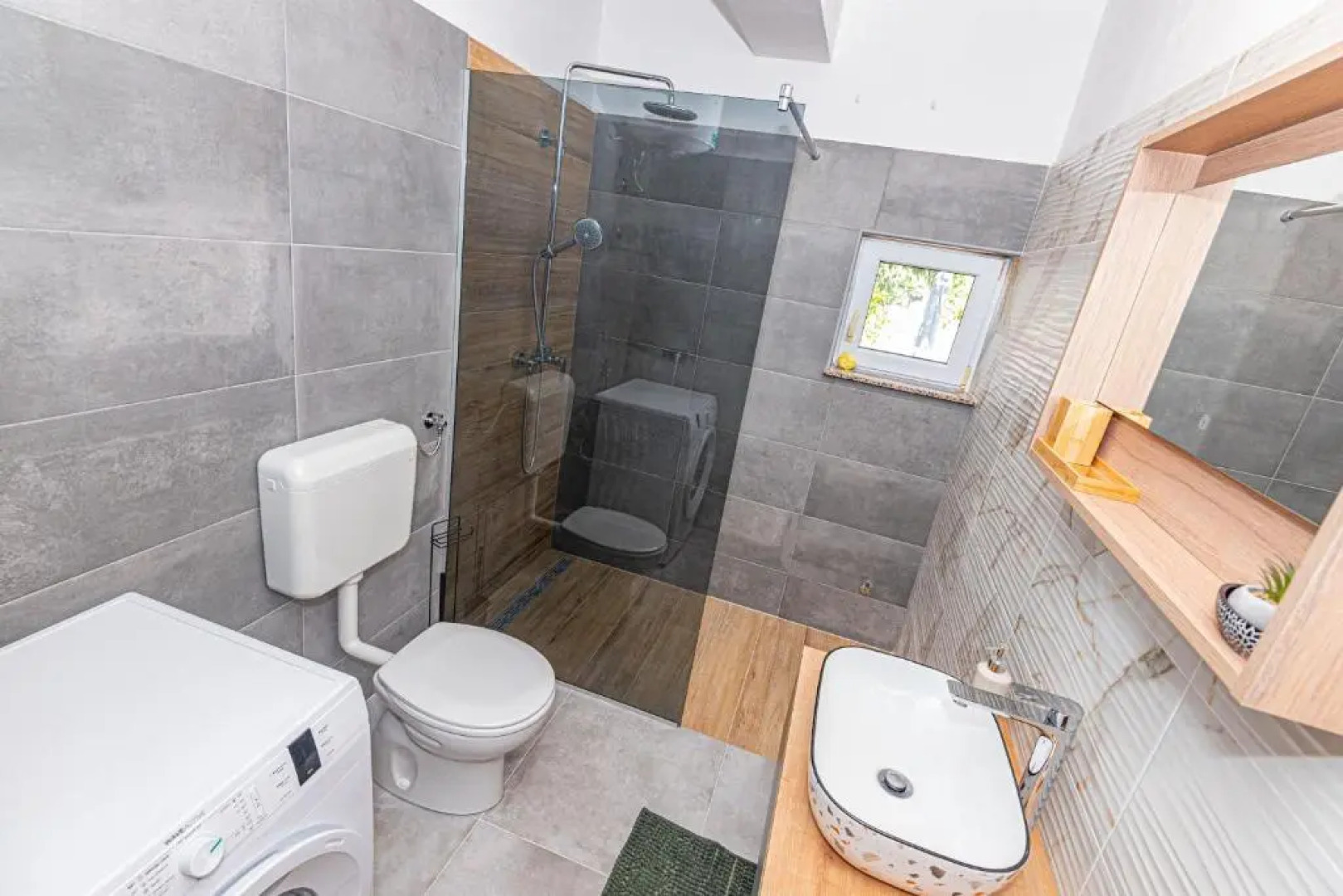 Lux House Versys With Jacuzzi