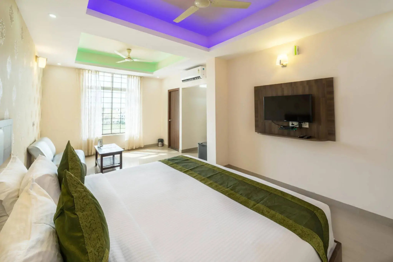 OYO 10533 Hotel Victory Grand