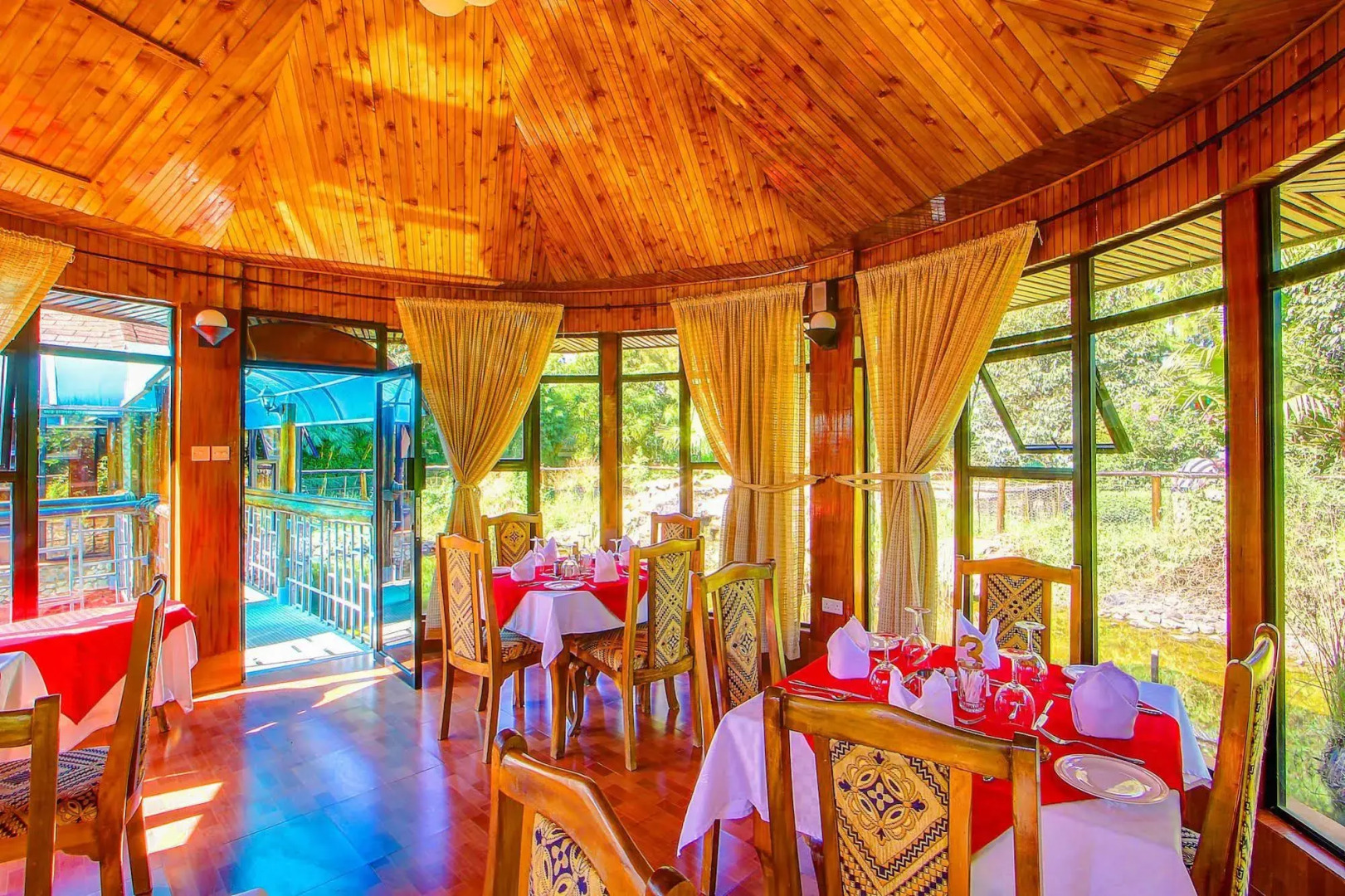 Poa Place Resort & Hotel - Where Nature Meets Comfort