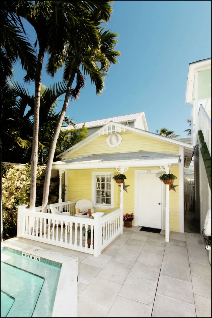Duval Gardens at Southernmost Beach Resort – Adults Only