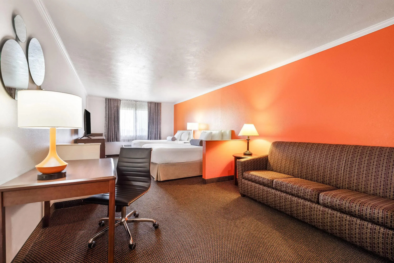 Howard Johnson Hotel & Suites by Wyndham Oacoma