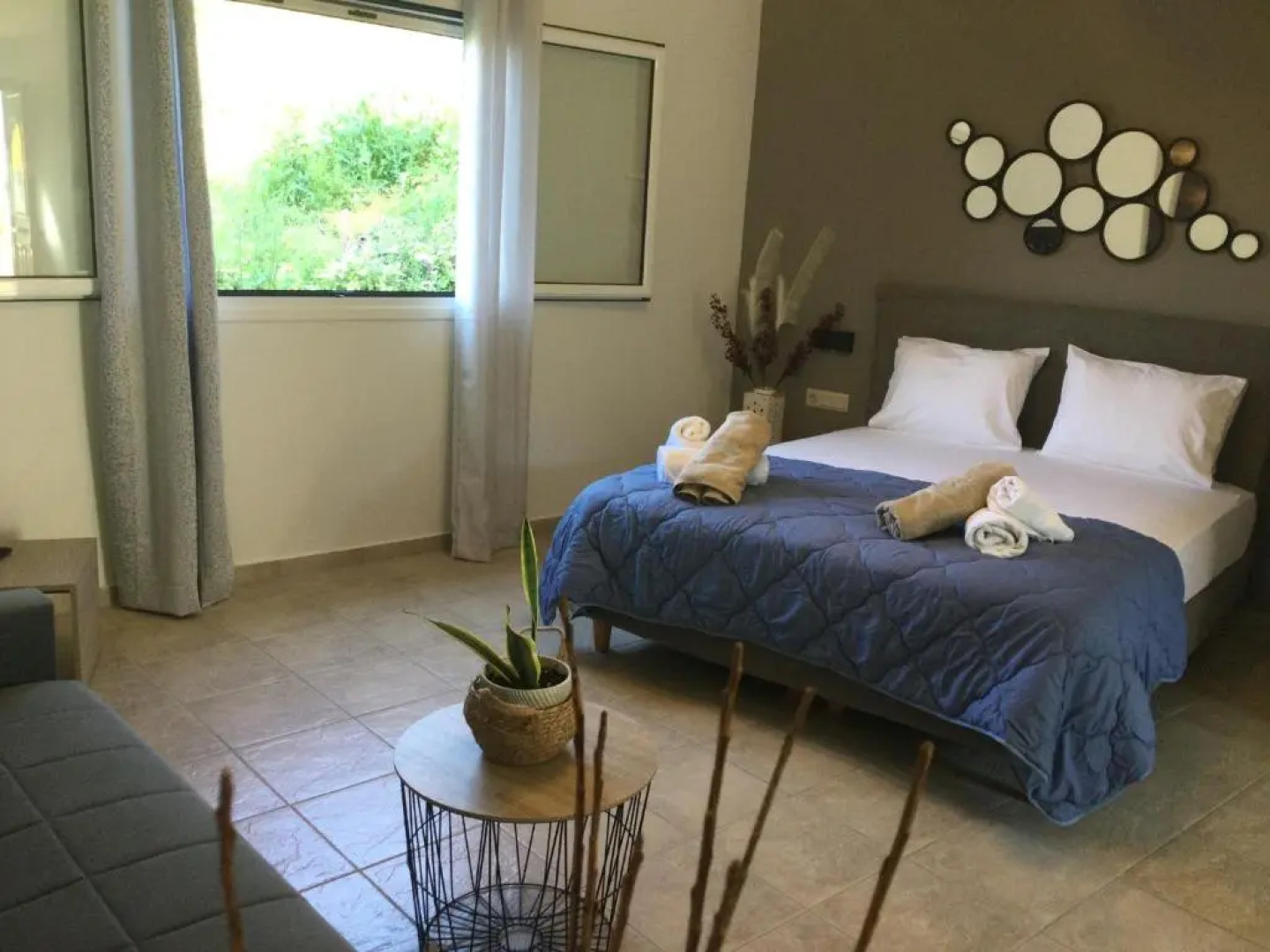 Vladimiros Apartments