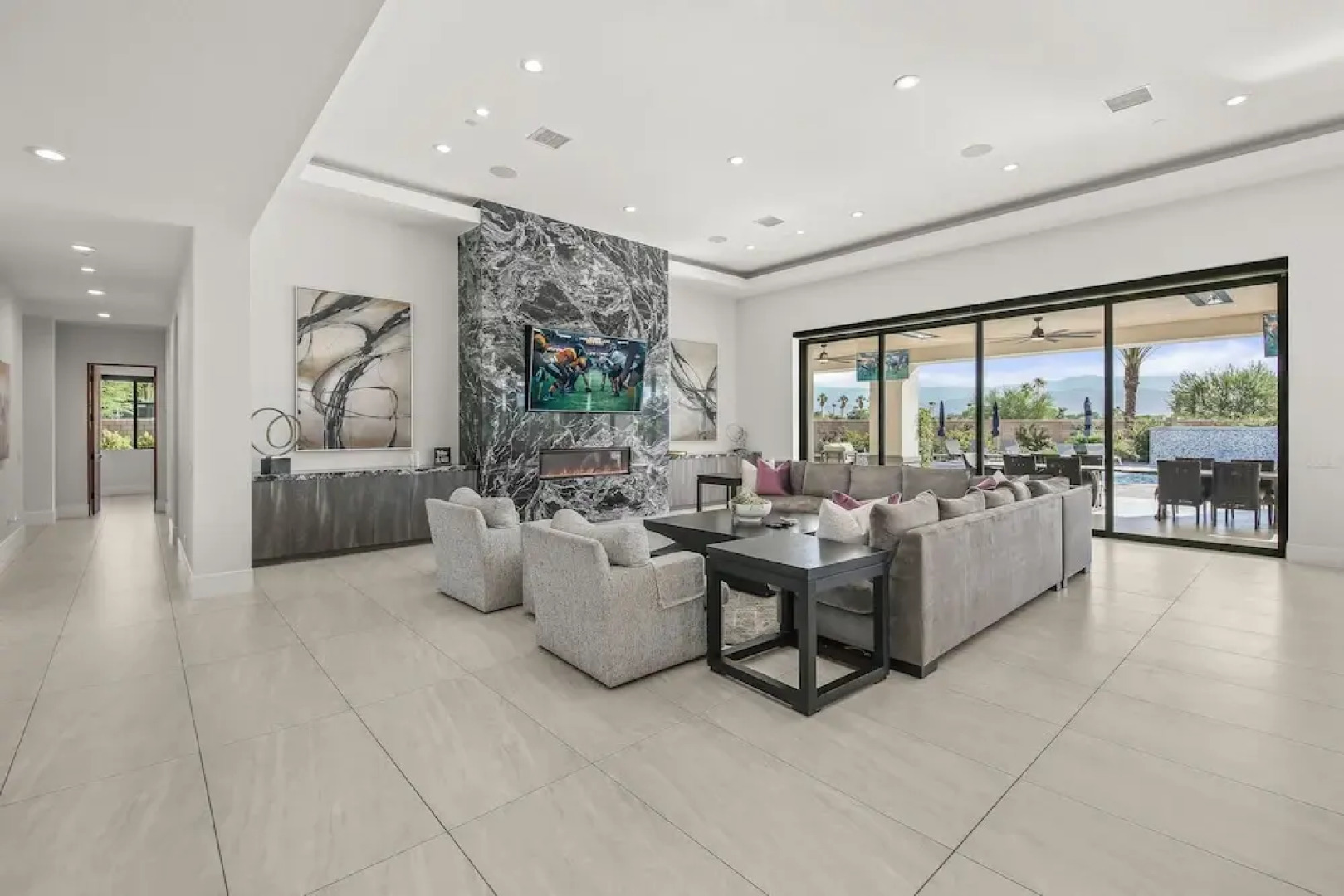 Palm Villa- Luxury 7 Bed, Pickleball, Volleyball, Golf