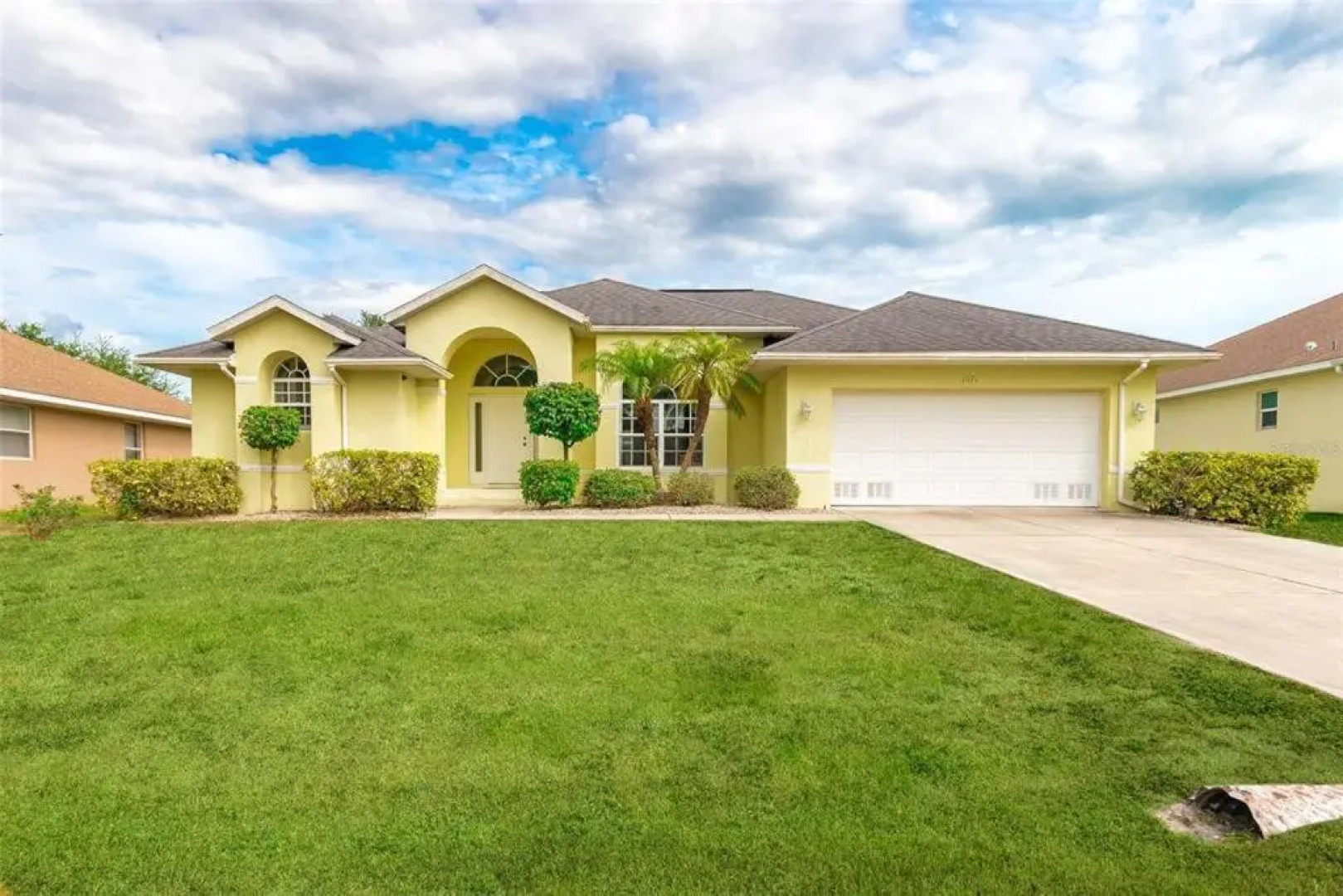 Badger House - Private Villa with heated pool and spa- sleeps 6