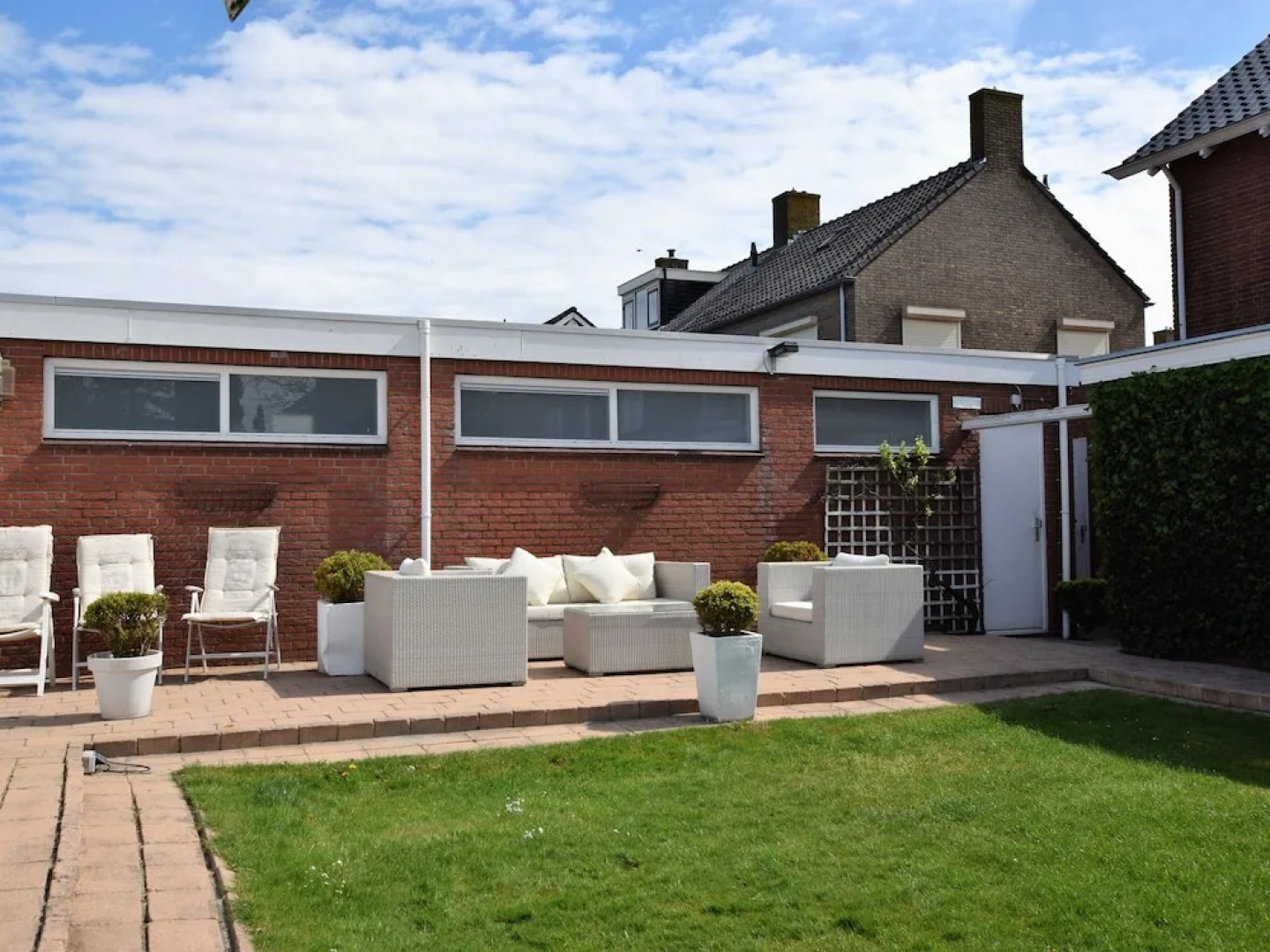 Holdiay Home in Den Helder with private terrace and garden