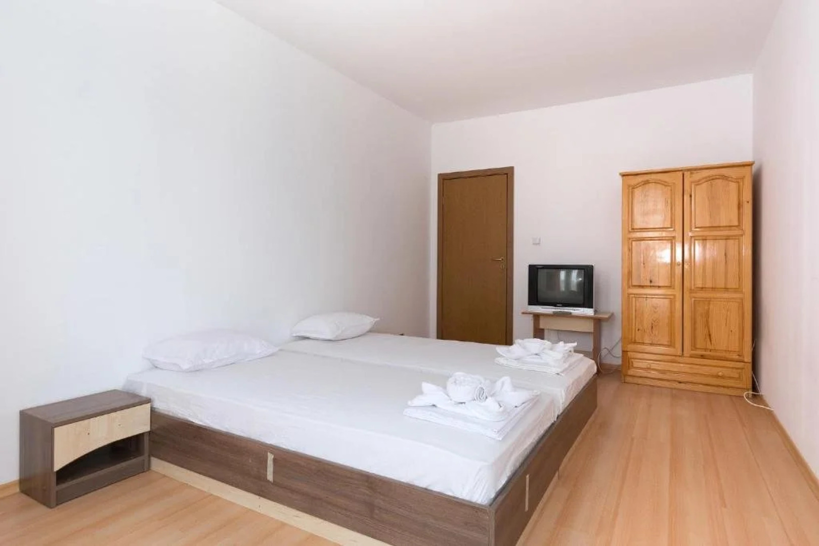 Studio in Sunny Day 6