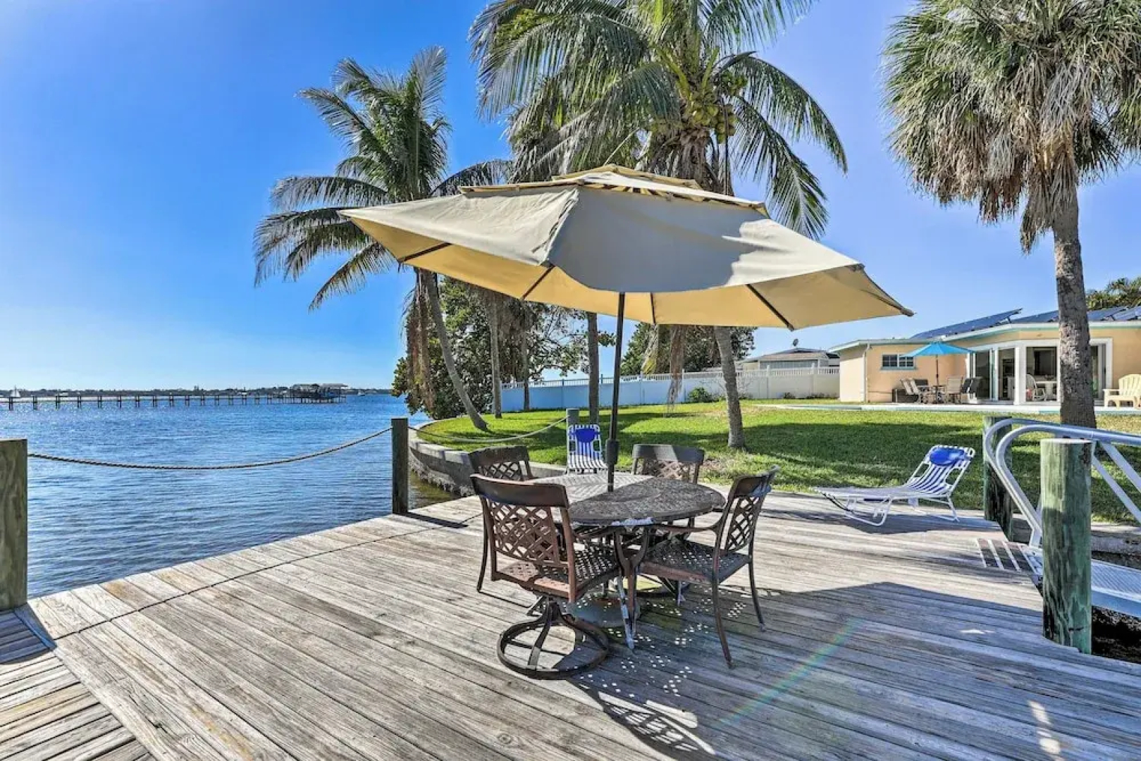Pool, Dock & Kayaks: Waterfront Palmetto Home