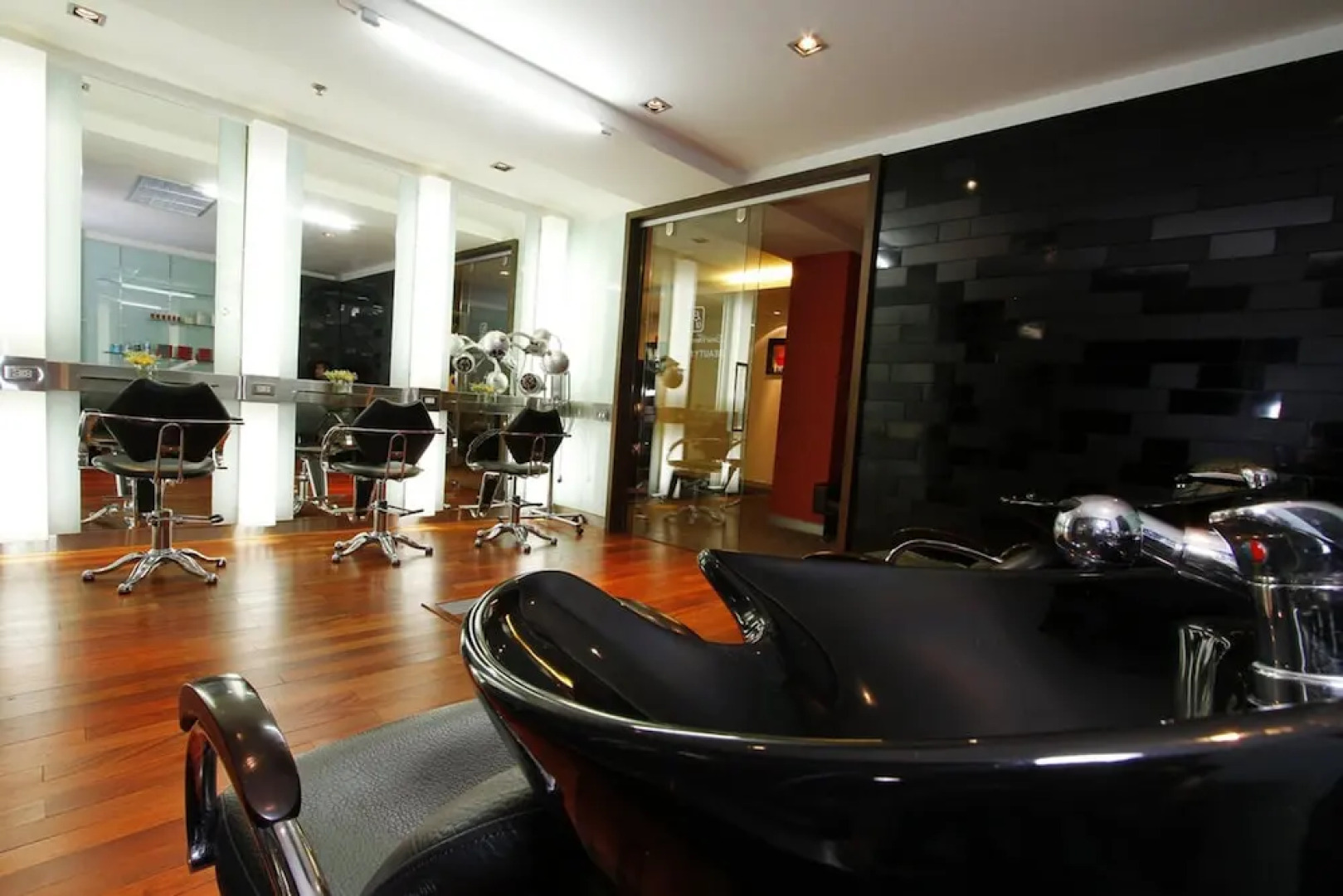 Miracle Transit Hotel