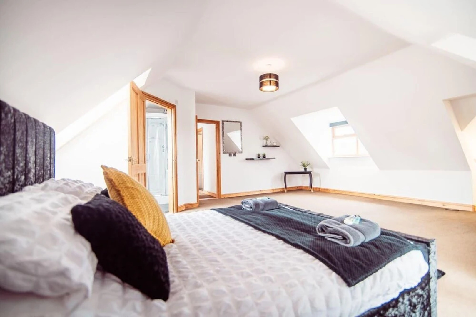 Threeways Retreat With Heated Swimming Pool