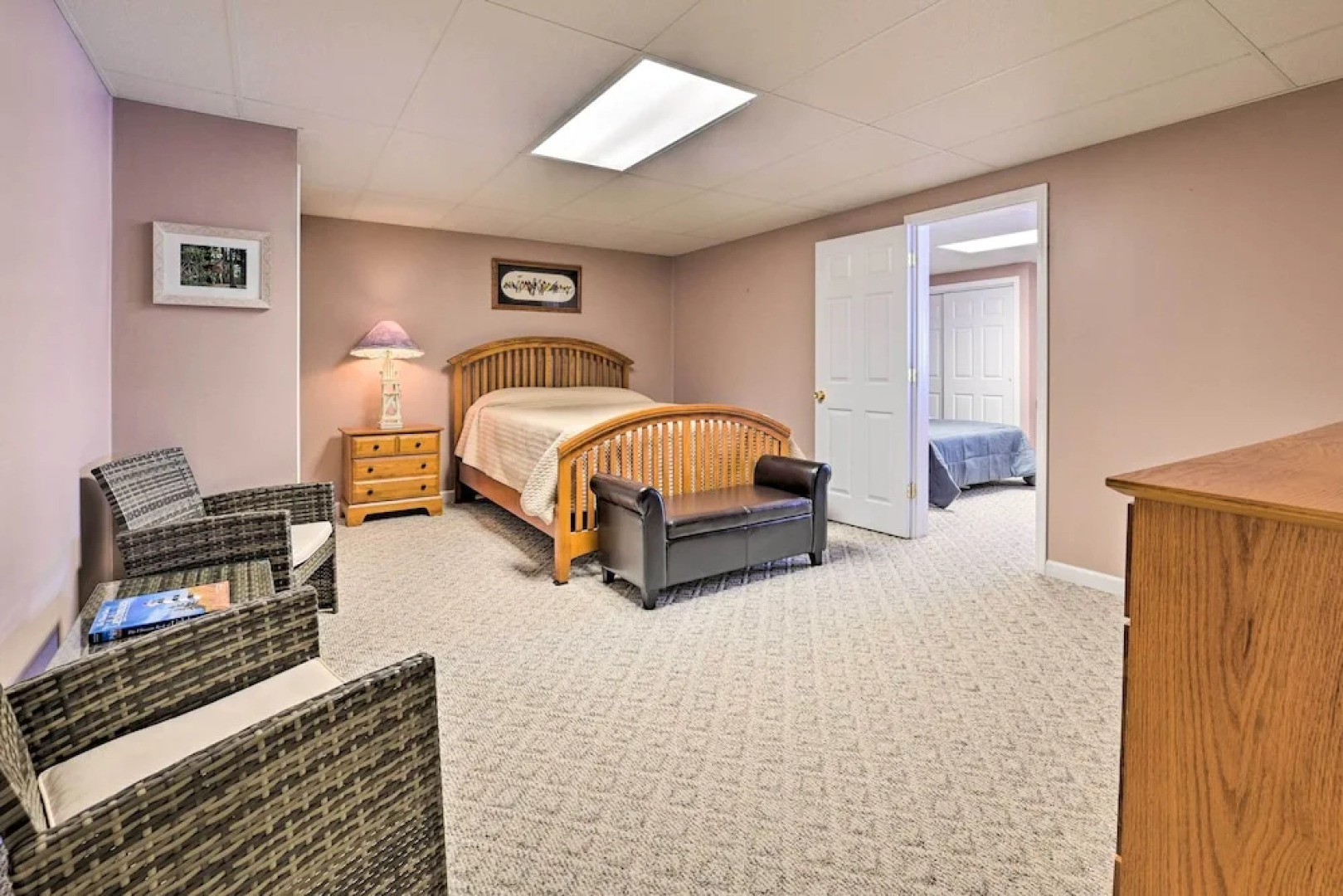 Spacious Lakefront Home w/ Sunroom & Bar!