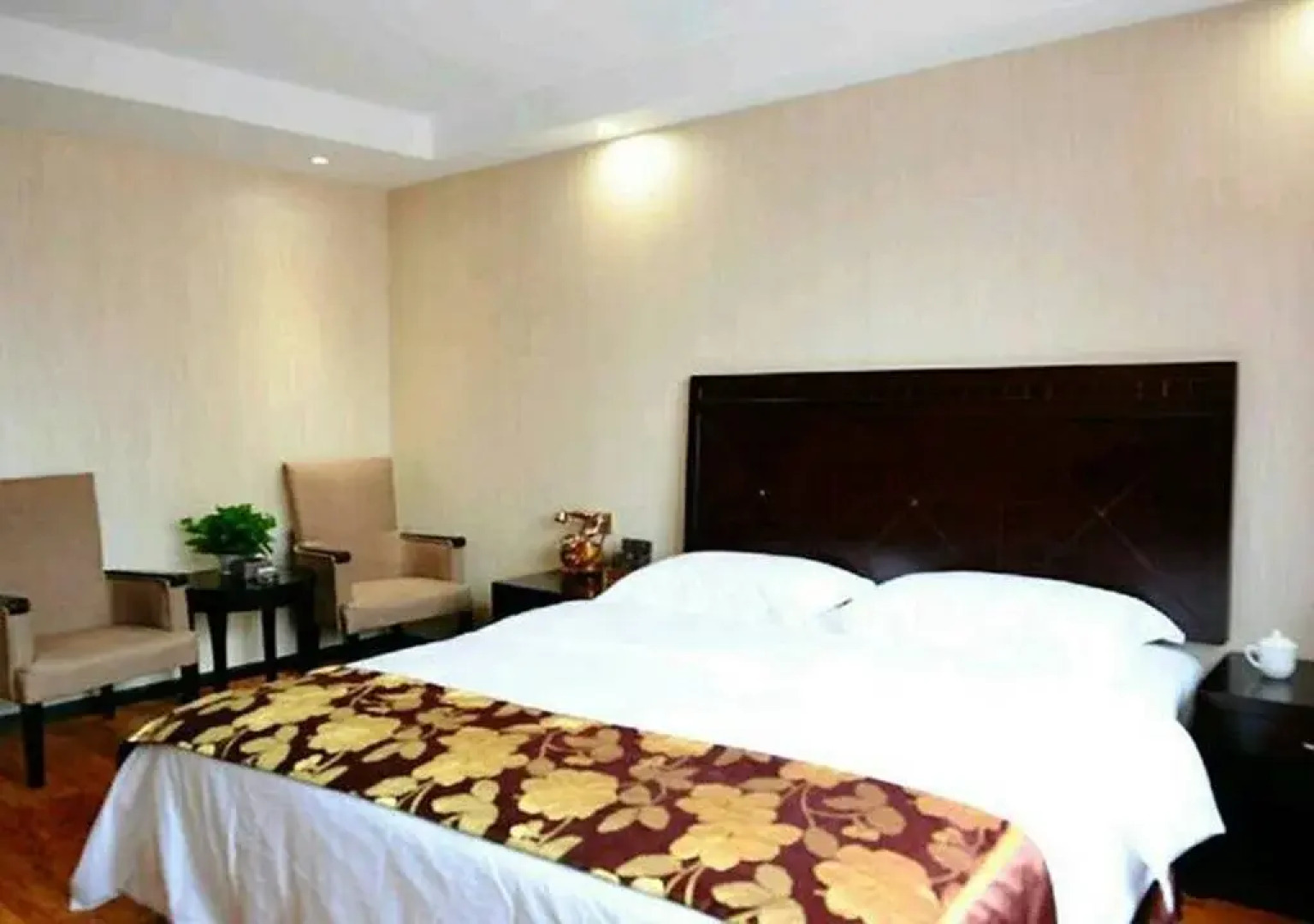 Xichang Xiaoding Business Hotel