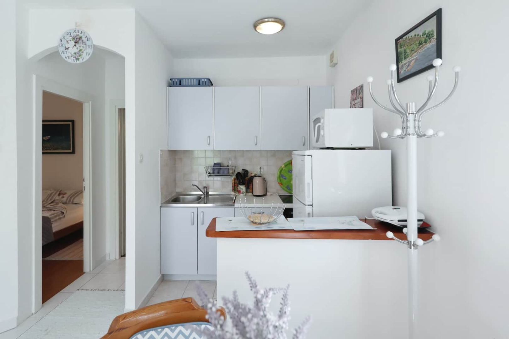 Apartment Djurdja - 20 m from beach : A2 Luka Murter, Island Murter