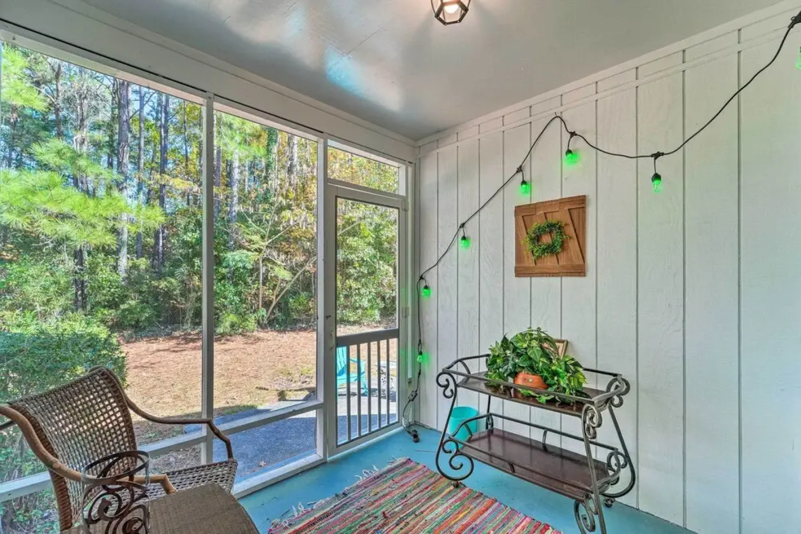 Charming Wilmington Home w/ Screened-in Porch