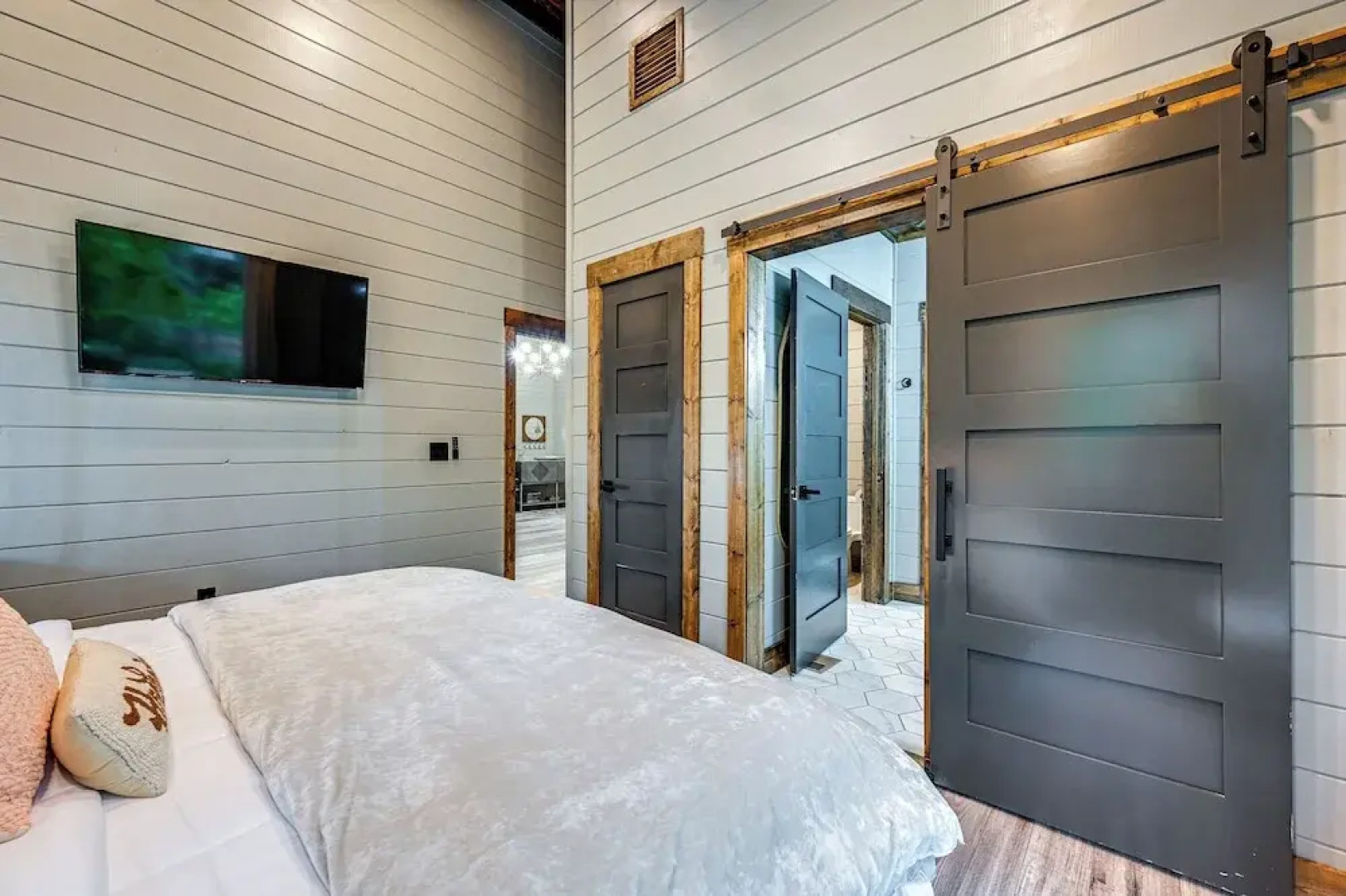 Luxe Broken Bow Vacation Rental: Hot Tub & Pets OK