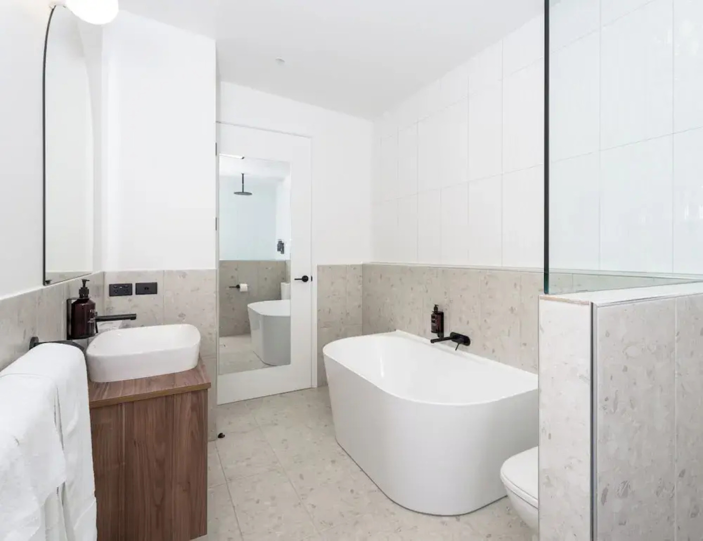 Clare Hillside Apartments