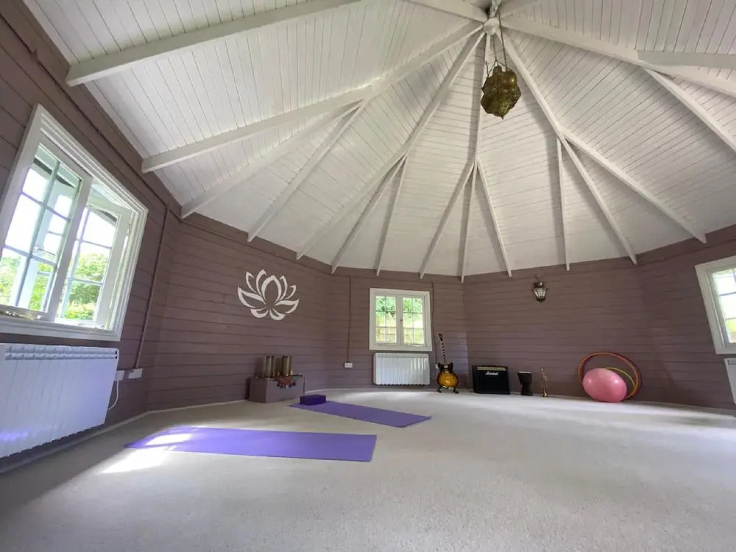 Family Home With Large Garden and Pool Near Totnes