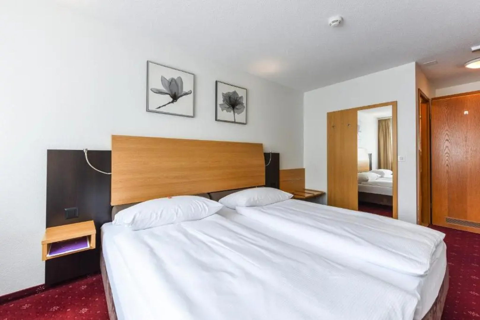 City Hotel
