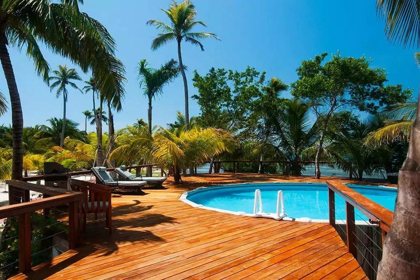 Ray Caye Private Island Resort