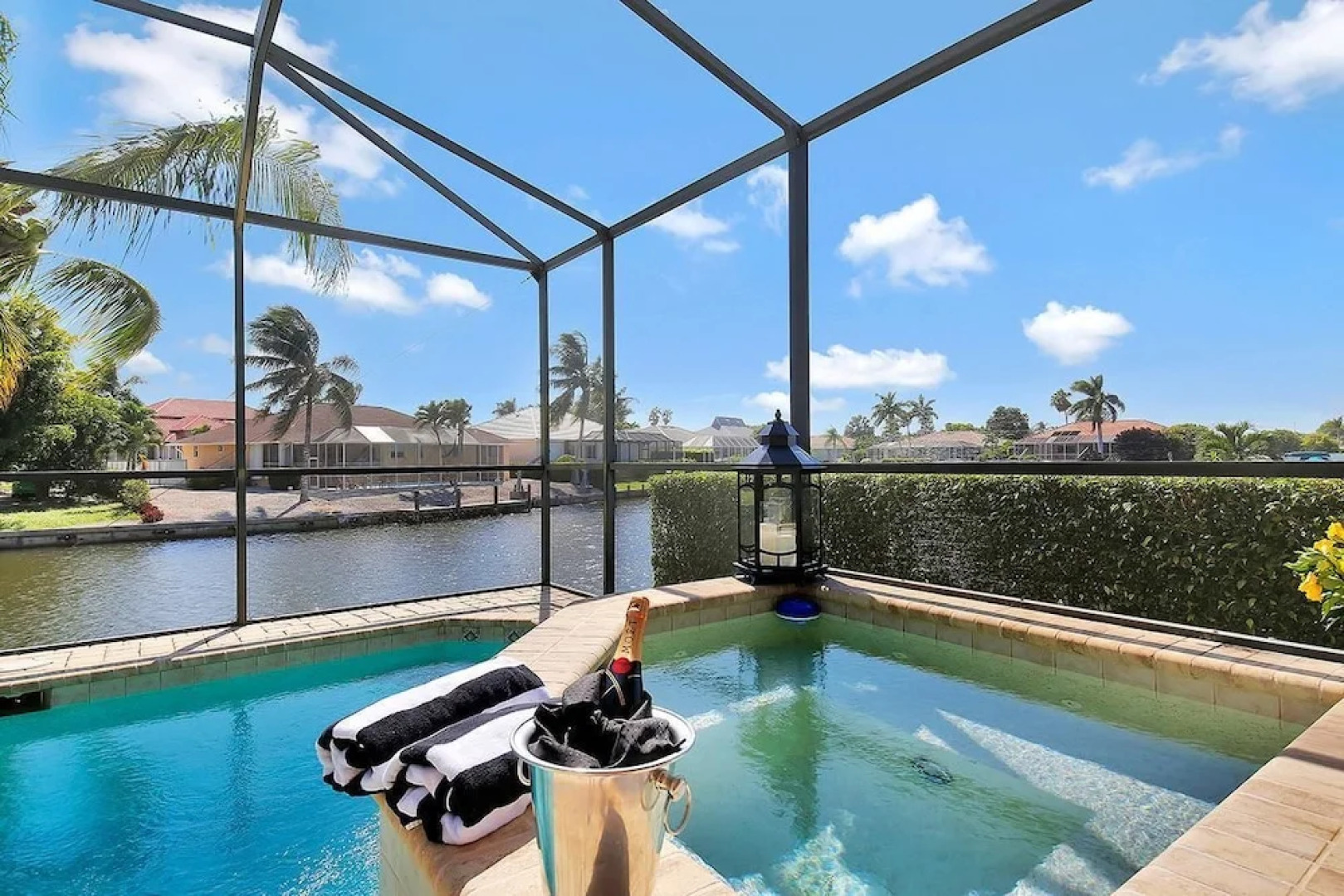 SMARCO1601 4 Bedroom Holiday Home by Marco Naples Vacation Homes