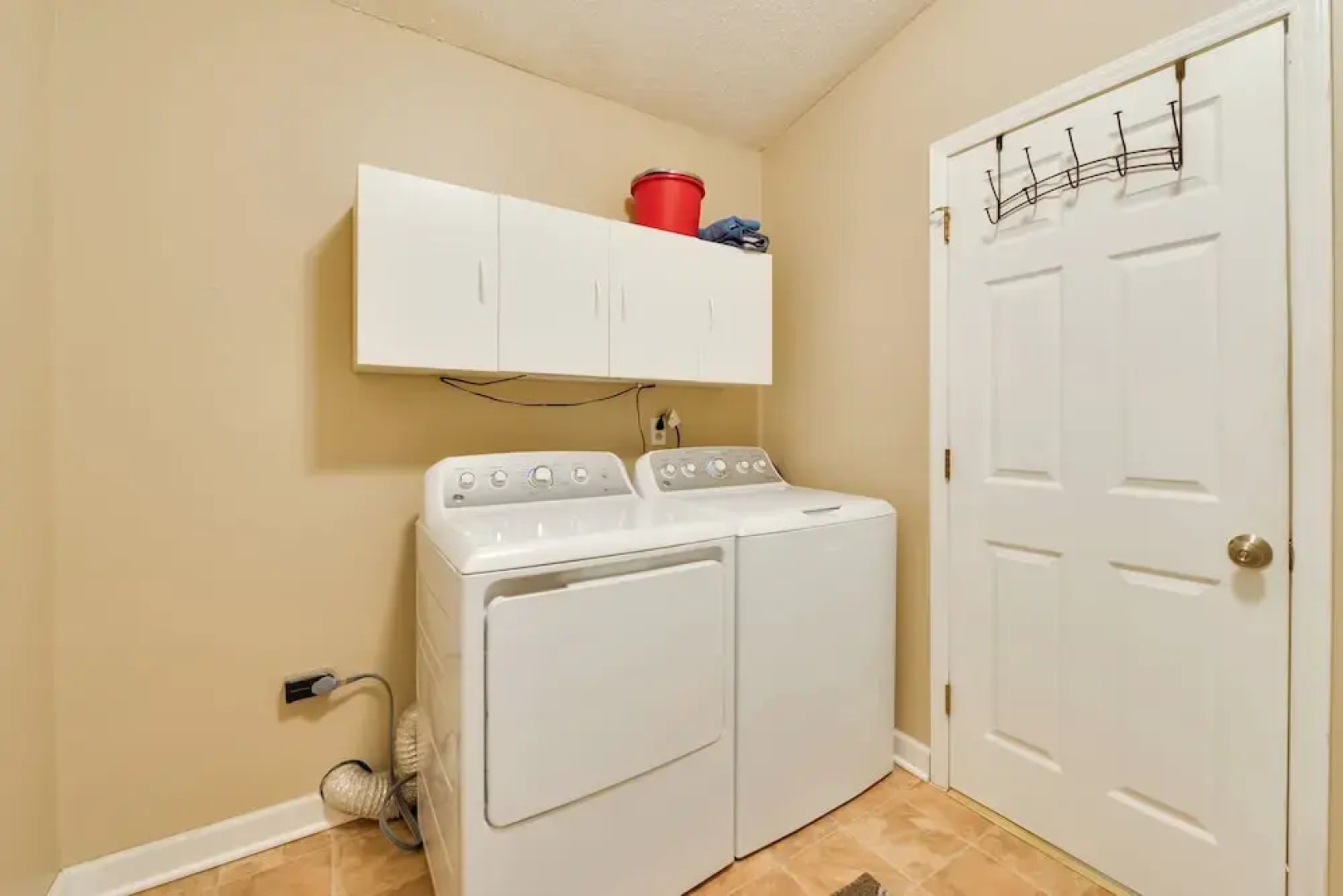Cozy Home w/ Fenced Yard < 1 Mi Downtown Matthews!