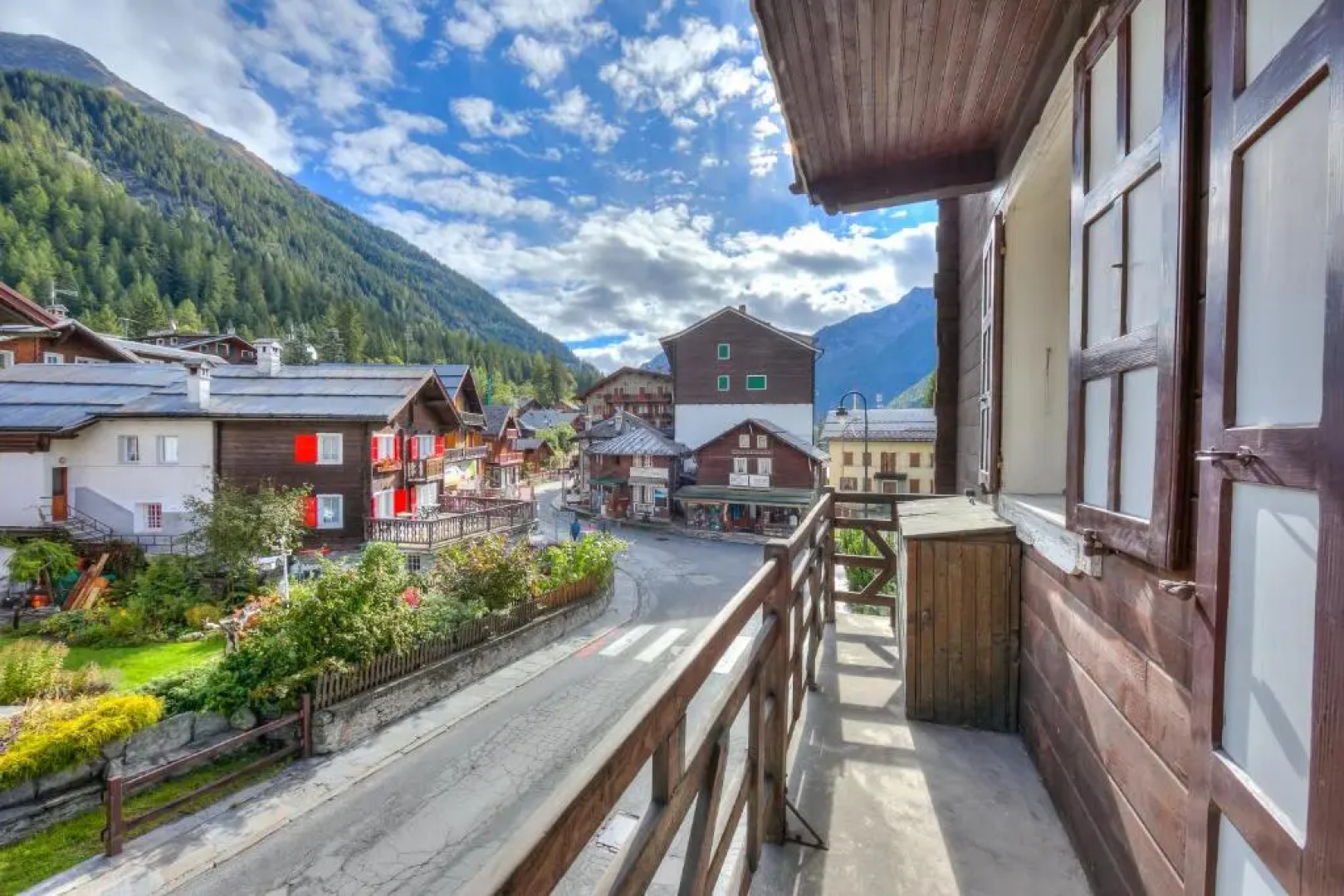 Monterosa Cozy Apartment 200m From Ski