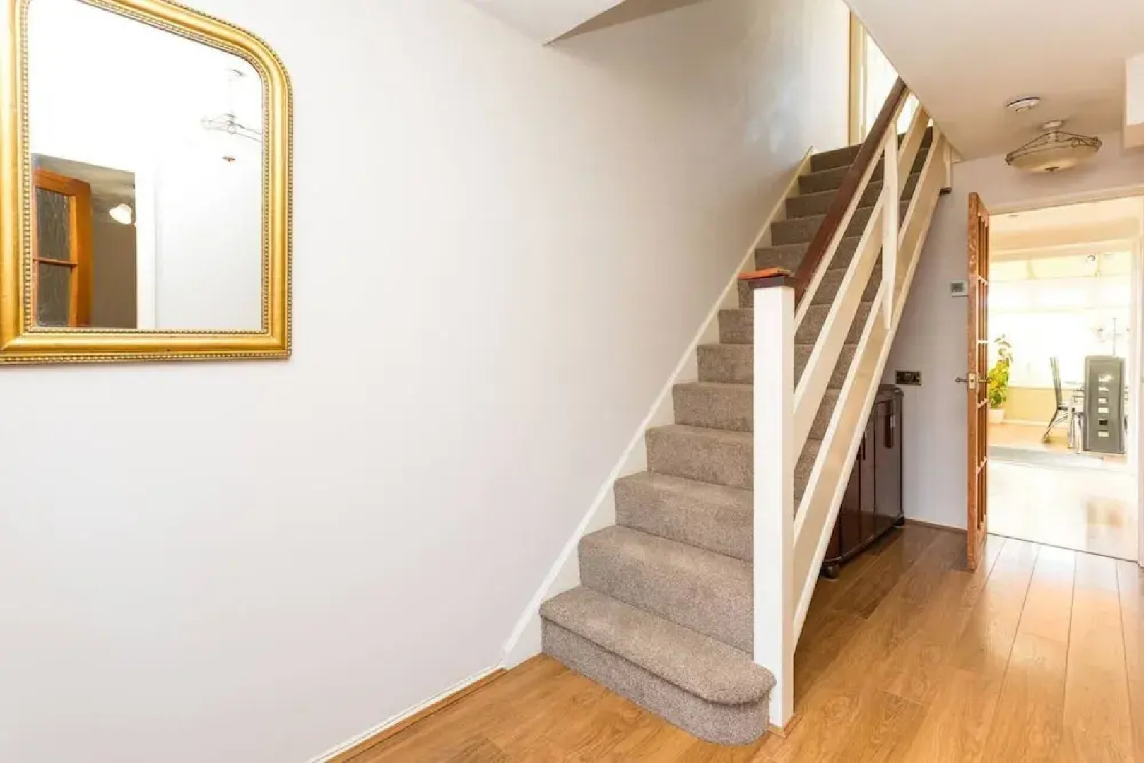 Fabulous 3-bed House, Close to Station