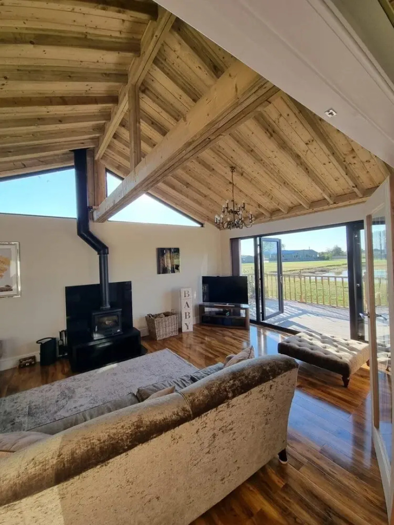 4bed Lodge Sleeps8-pet Friendly-hot Tub-log Burner