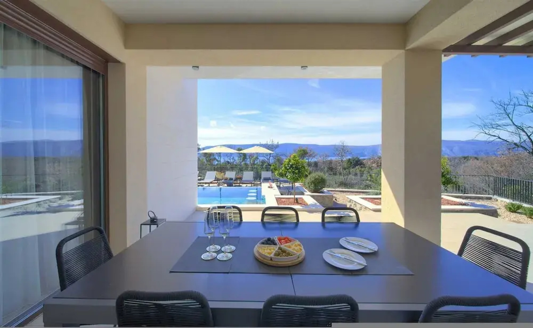 Villa Lady With Heated Pool Jacuzzi and Sauna