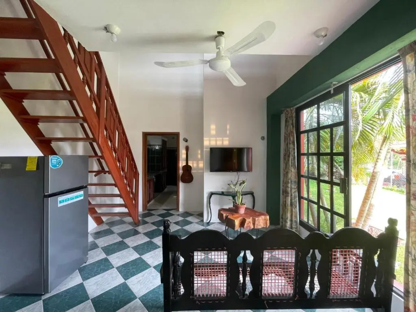 Cuevita + Nido /Piscina & Jardín compartido