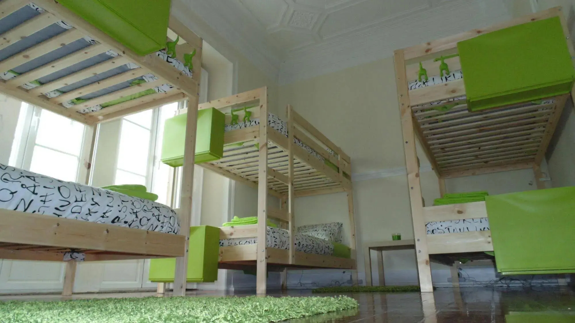 We Love Hostel