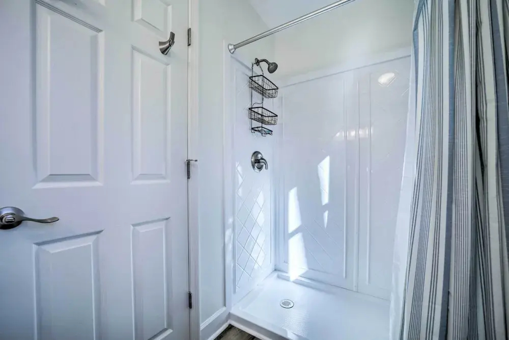 Sapphire Home w/ Grill & Pool Access